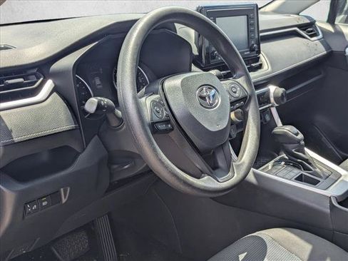 Used 2021 Toyota RAV4 LE AWD/4WD image 7
