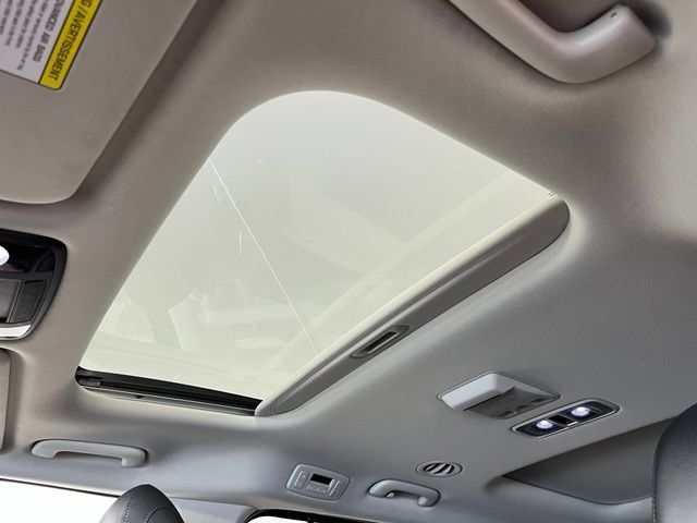 Used 2024 Kia Carnival SX Prestige FWD image 15