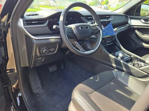 Used 2023 Jeep Grand Cherokee Altitude AWD/4WD image 20