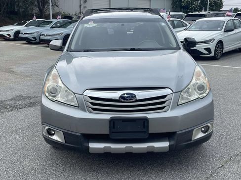 Used 2011 Subaru Outback 2.5i Limited AWD/4WD image 2