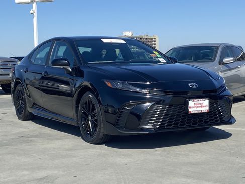 Certified 2025 Toyota Camry SE image 2