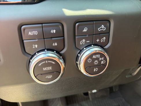 Used 2024 GMC Sierra 3500 Denali Ultimate AWD/4WD image 22