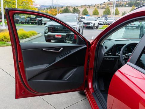 Certified 2024 Kia Niro LX image 15