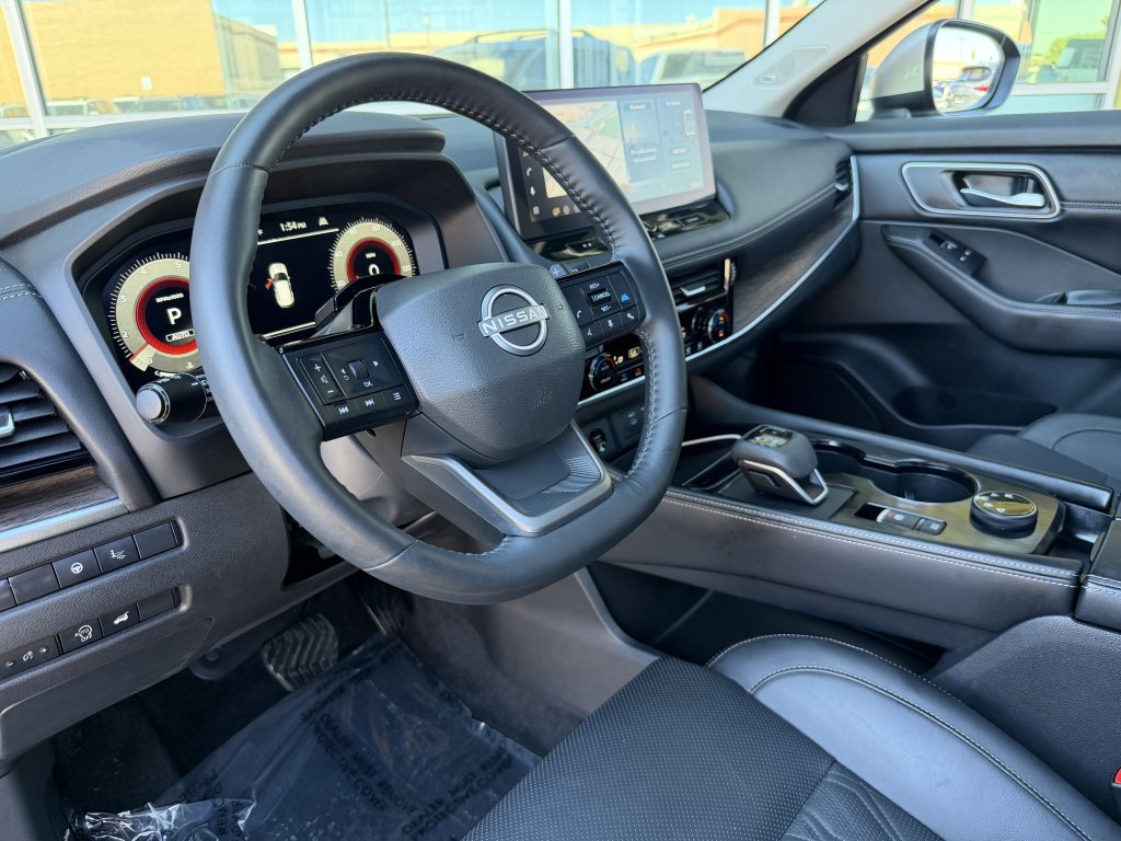 Used 2025 Nissan Rogue Platinum w/ Tech Package AWD/4WD image 31