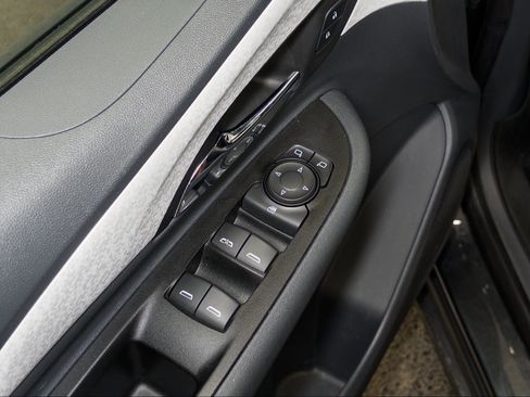 Used 2018 Chevrolet Bolt LT FWD image 9