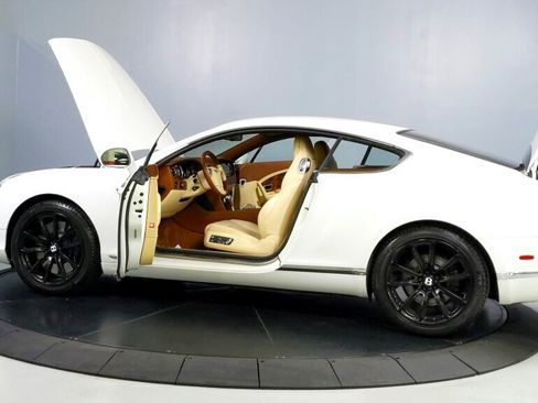 Used 2012 Bentley Continental GT image 16