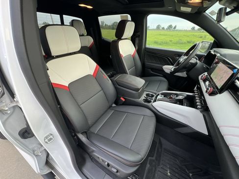 Used 2024 GMC Canyon AT4X AWD/4WD image 29