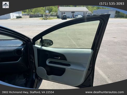 Used 2014 Toyota Prius C Two FWD image 16