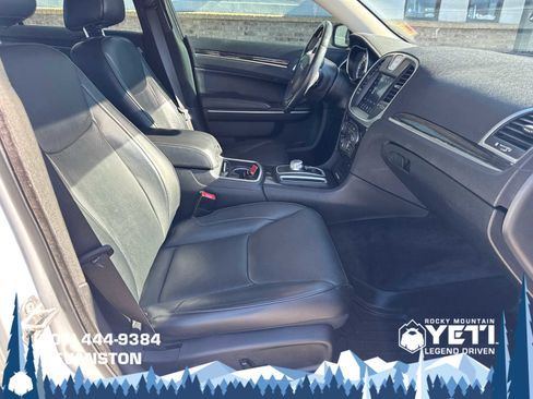 Used 2017 Chrysler 300 C AWD/4WD image 11
