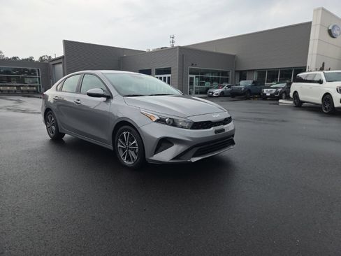 Used 2024 Kia Forte LXS w/ LXS Technology Package FWD image 1