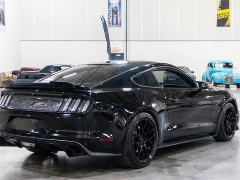 Used 2015 Ford Mustang GT Premium RWD image 6