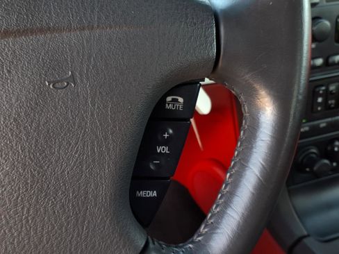 Used 2002 Ford Thunderbird Deluxe image 29