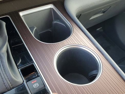 Used 2023 Toyota Sienna XLE image 21