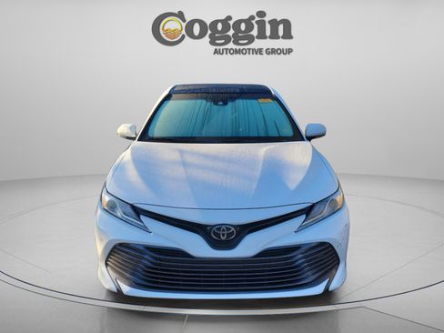 Used 2018 Toyota Camry XLE image 7