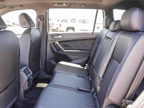Used 2022 Volkswagen Tiguan SE R-Line FWD image 18
