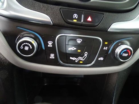 Certified 2022 Chevrolet Equinox LS AWD/4WD image 12