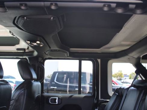Used 2023 Jeep Wrangler Unlimited Sahara AWD/4WD image 39