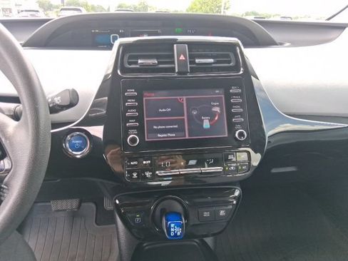 Used 2020 Toyota Prius LE AWD/4WD image 26