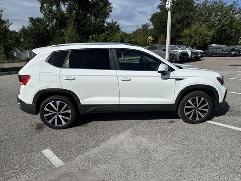 Used 2024 Volkswagen Taos SE FWD image 15