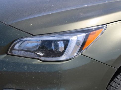 Used 2017 Subaru Outback 3.6R Touring AWD/4WD image 11