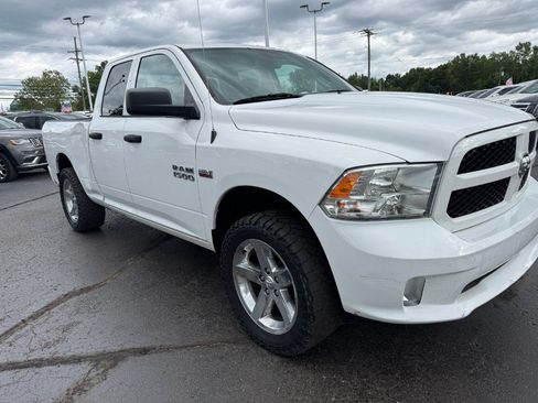 Used 2018 RAM 1500 Express AWD/4WD image 12