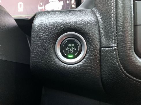 Used 2022 GMC Yukon XL Denali image 24