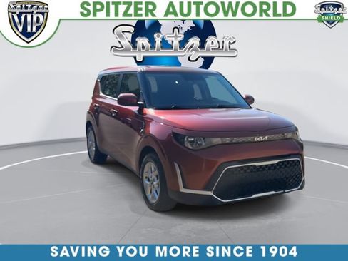 Used 2023 Kia Soul LX w/ LX Technology Package FWD image 2