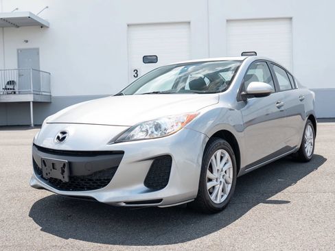 Used 2012 MAZDA MAZDA3 i Touring FWD image 2