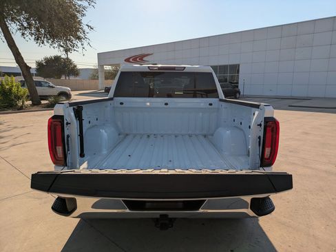 Certified 2023 GMC Sierra 1500 SLT image 25