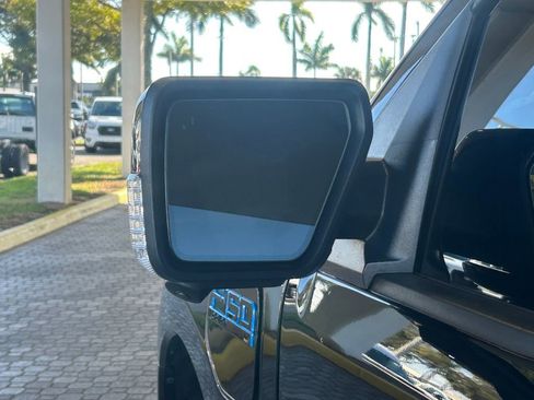 Used 2024 Ford F150 Lightning Lariat image 18