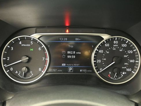 Used 2022 Nissan Sentra SV FWD image 24