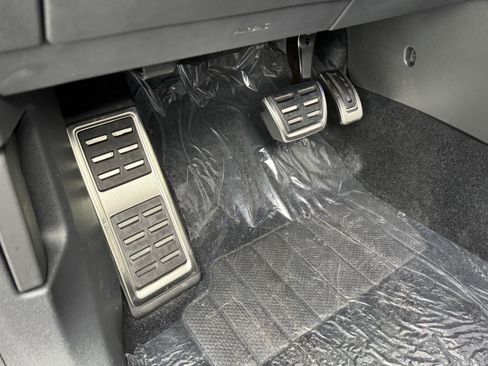 New 2026 Volkswagen Tiguan SE R-Line image 19