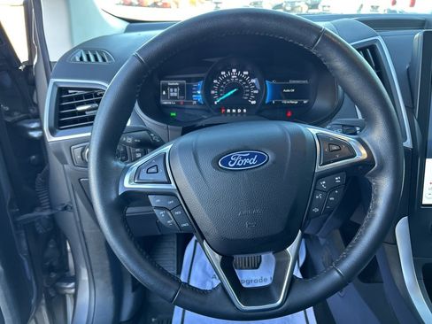 Used 2023 Ford Edge SEL w/ Convenience Package image 19