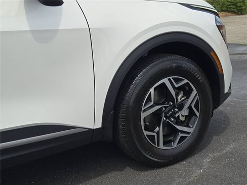 Certified 2025 Kia Sportage LX AWD/4WD image 24