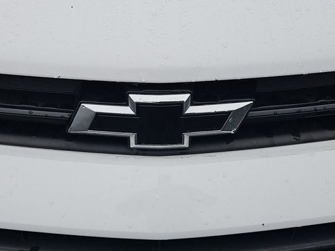 Used 2020 Chevrolet Trax LT w/ Sun & Sound Package FWD image 22