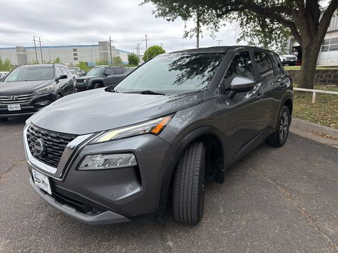 Used 2023 Nissan Rogue SV image 7