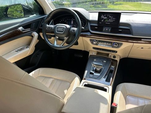 Used 2019 Audi Q5 Premium AWD/4WD image 9