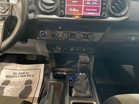 Used 2020 Toyota Tacoma TRD Sport w/ Technology Package image 13