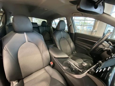 Certified 2020 Toyota Camry SE w/ Convenience Package FWD image 25