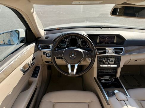 Used 2014 Mercedes-Benz E 350 4MATIC Sedan image 31