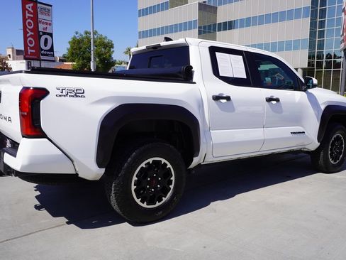 Certified 2025 Toyota Tacoma TRD Off-Road w/ TRD Off Road Upgrade Package AWD/4WD image 8