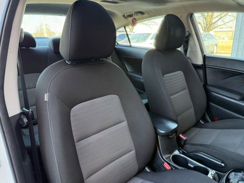 Used 2018 Kia Forte S w/ S Technology Plus Package FWD image 22