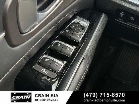 Certified 2025 Kia Sorento SX FWD image 11