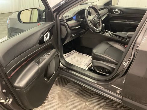 Used 2022 Jeep Compass Trailhawk w/ Trailhawk Convenience Group AWD/4WD image 4