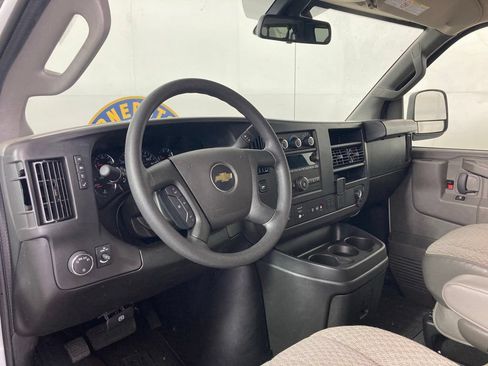 Used 2025 Chevrolet Express 3500 LT w/ LT Preferred Equipment Group RWD image 14