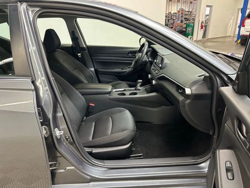 Used 2023 Nissan Altima 2.5 S FWD image 14