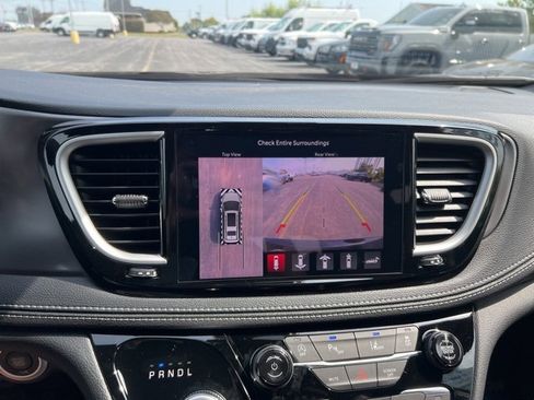 New 2026 Chrysler Pacifica Select image 27