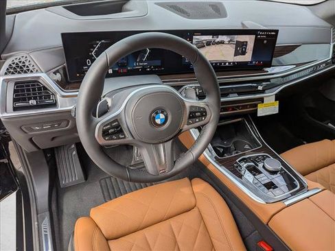 Used 2026 BMW X5 xDrive40i w/ M Sport Package AWD/4WD image 3