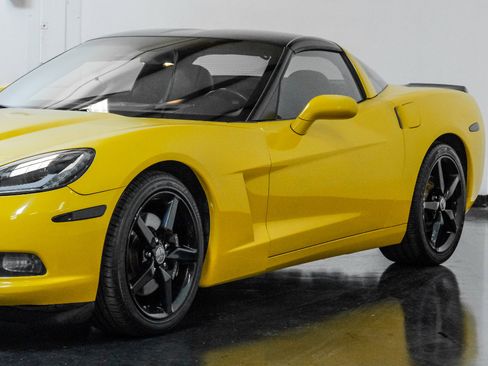 Used 2006 Chevrolet Corvette Coupe w/ Preferred Equipment Group image 8
