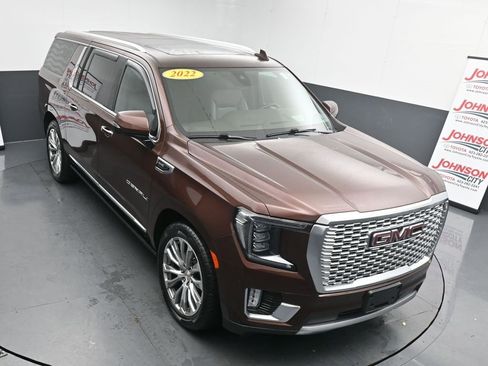 Used 2022 GMC Yukon XL Denali w/ Denali Ultimate Package image 32